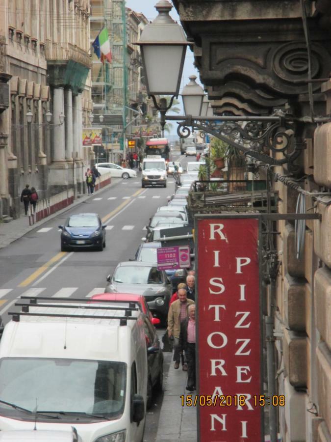 La Locanda Del Centro Storico Катания Экстерьер фото