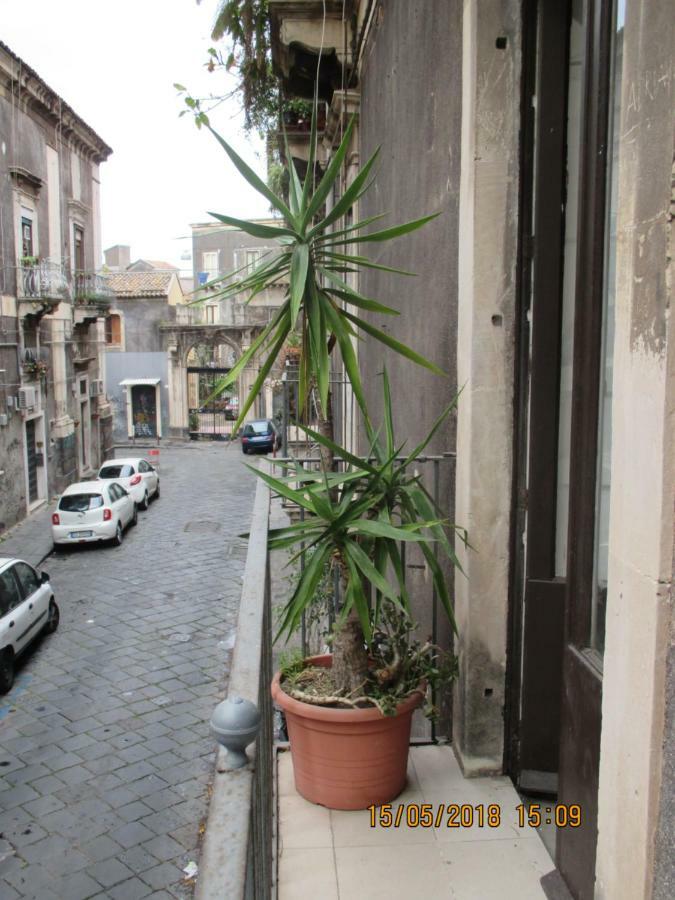 La Locanda Del Centro Storico Катания Экстерьер фото